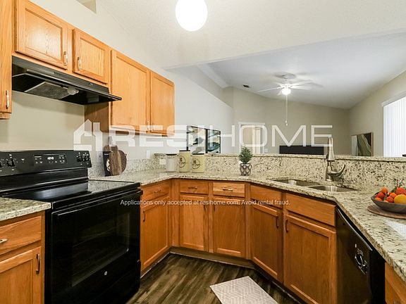 3rd image of 14145 Spring Hill Dr