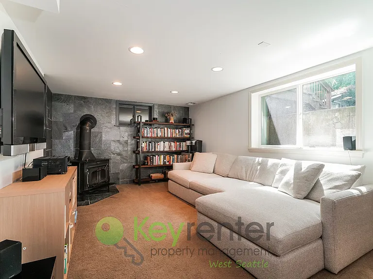 4011 48th Ave SW — Photo 17