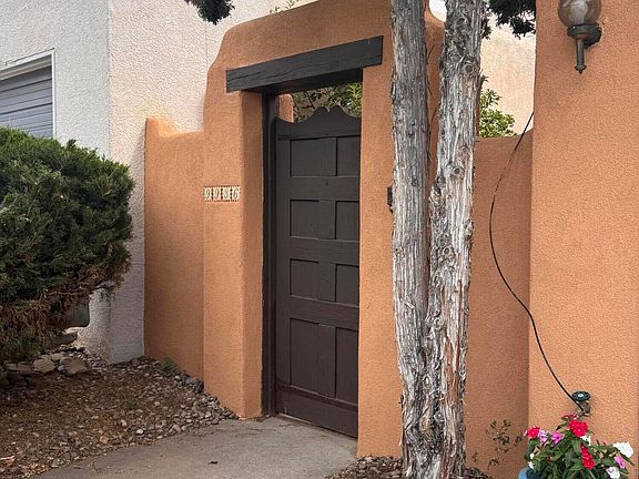 2nd image of 9936 Osuna Rd NE