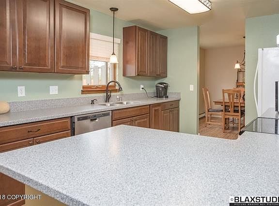 4th image of 1207 Bainbridge Blvd