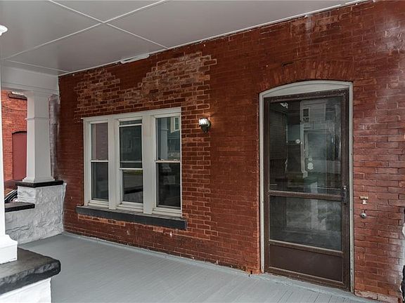 3rd image of 252 E Utica St