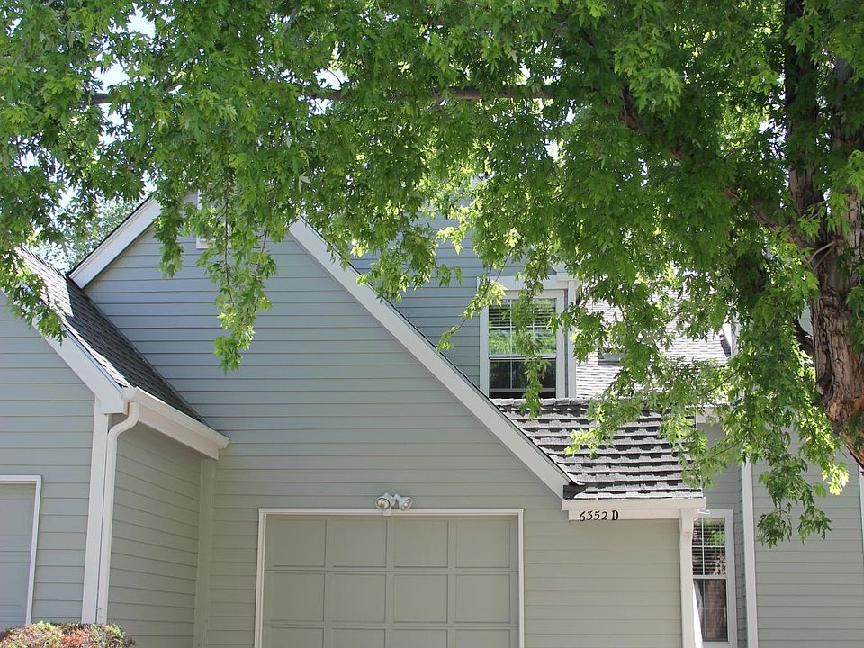 Charming Townhome in Great Location