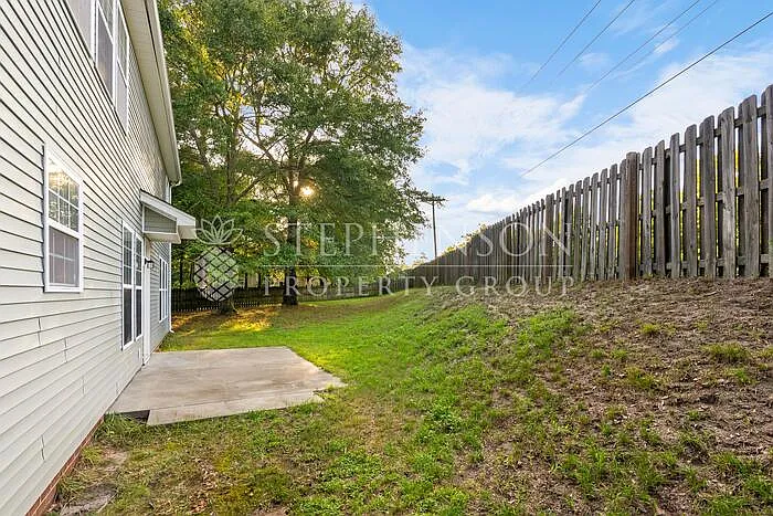 405 Abbeydale Way — Photo 6