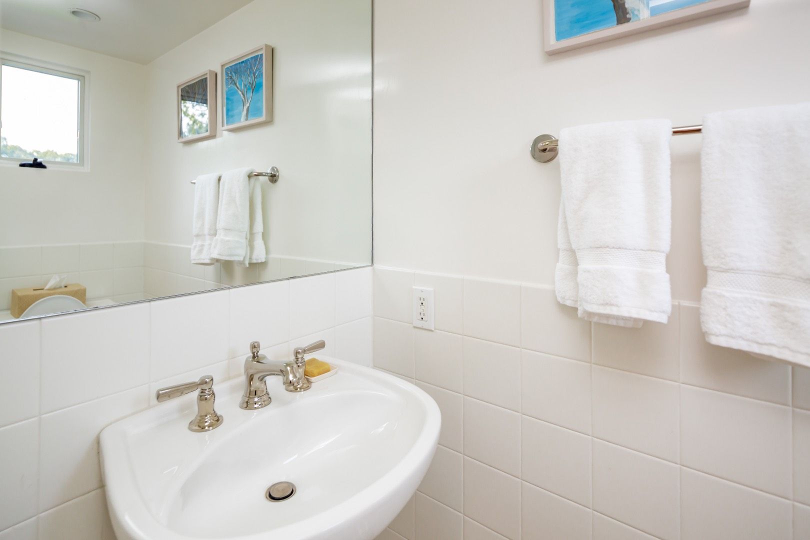  1st fl. Powder Room