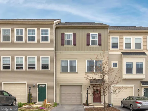 241 Patchwork Dr, Stephenson, VA 22656