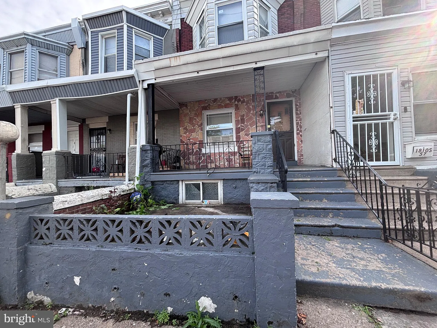 4 bed, 1.0 bath, 1374 sqft, $1,895 — Photo 2