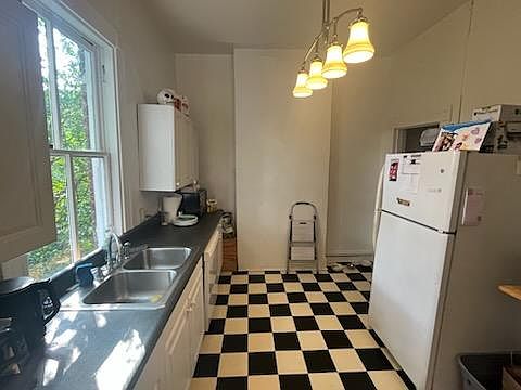 5th image of 2517 Park Ave
