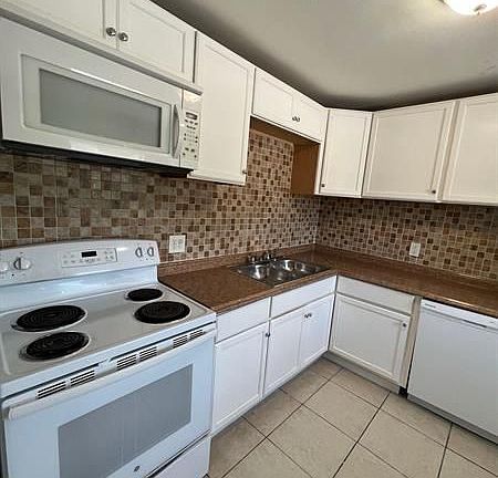 2nd image of 3208 Louisiana Ave Unit 1