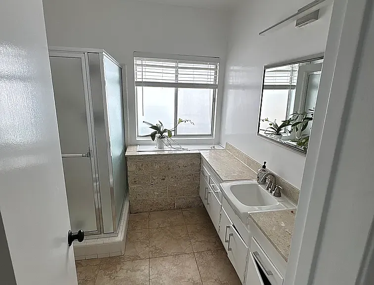 11831 Mayfield Ave #3 — Photo 13