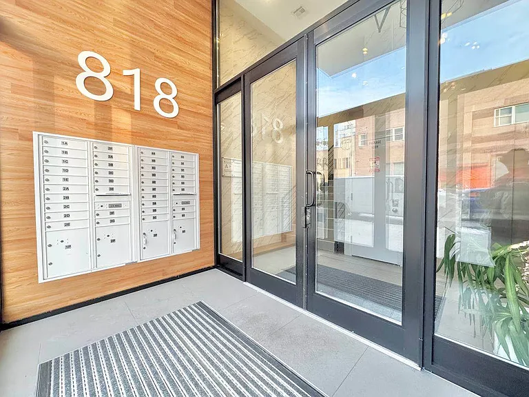 818 Lexington Ave #5F — Photo 10
