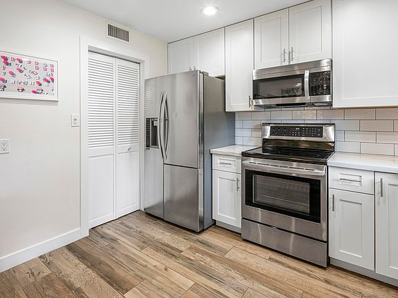 4th image of 4015 E Campbell Ave
