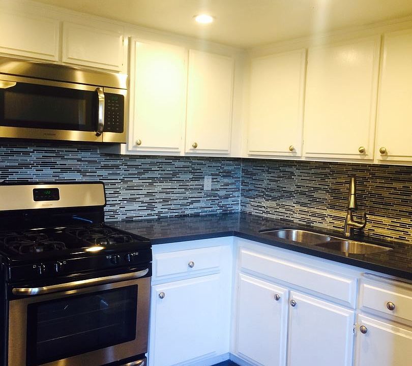 1st image of 534 N Los Robles Ave APT 4