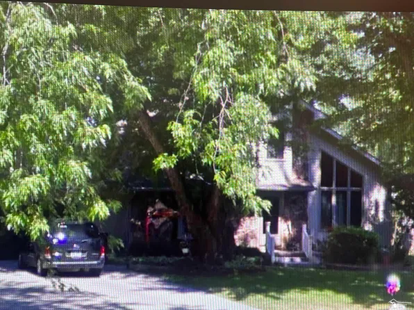 1635 Meadow Dr, Monroe, MI 48162