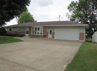 19194 55th St, Maquoketa, IA 52060