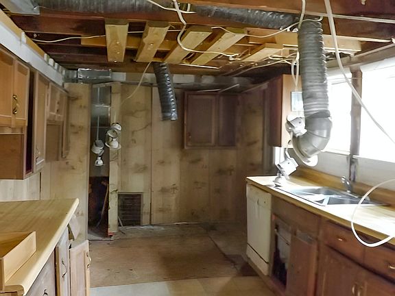 2nd image of 1636 State St