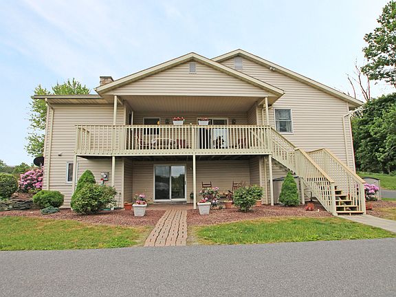3rd image of 775 Golden Eagle Dr