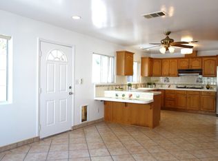 1517 N Commonwealth Ave, Los Angeles, CA 90027