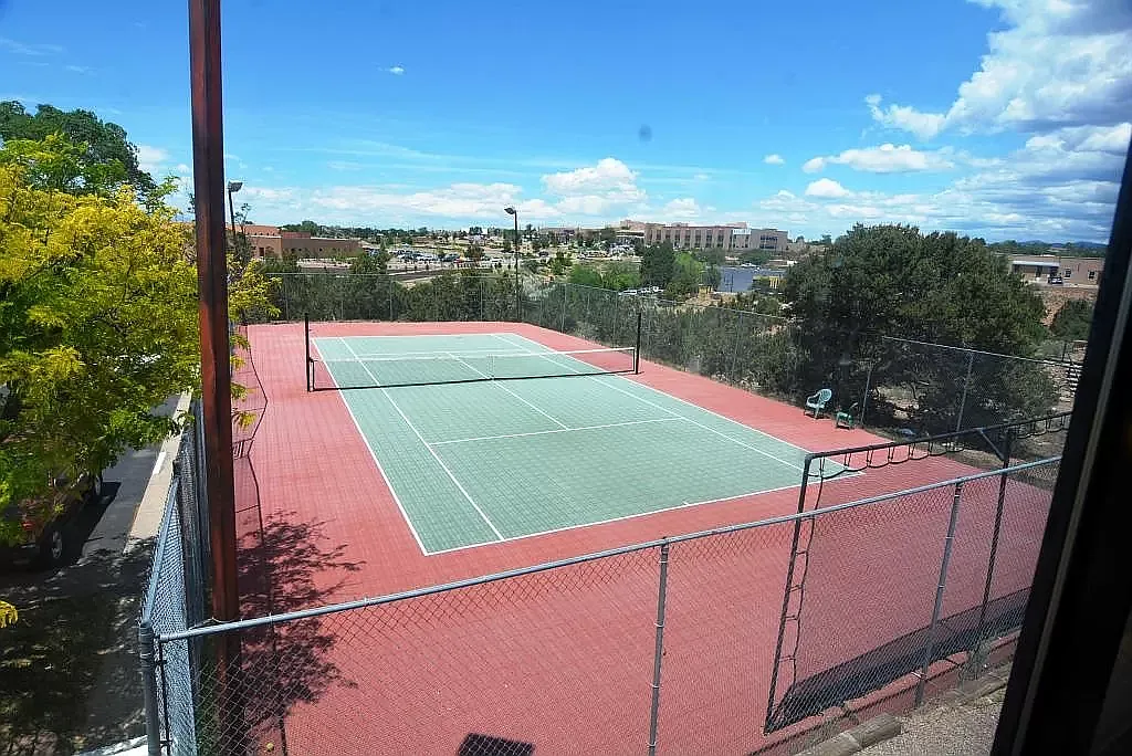 2 bed, 831 sqft, $2,700 — Photo 2