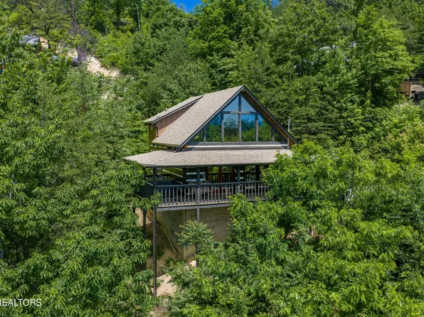 2133 Rising Fawn Way, Pigeon Forge, TN 37876