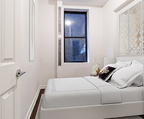 2nd image of 163 E 92nd St #B