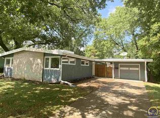 1646 SW 28th Ter, Topeka, KS 66611