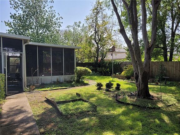 5th image of 836 Sheree Lyn Ct