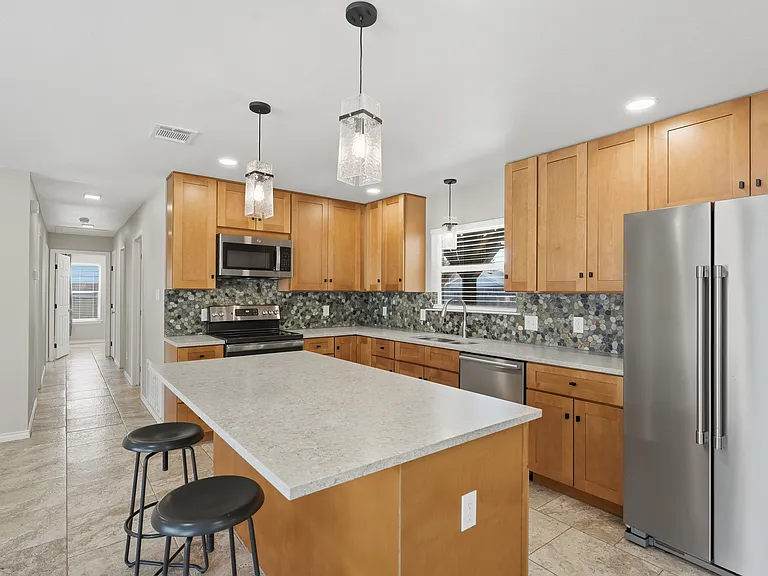 1409 Highland Dr — Photo 11