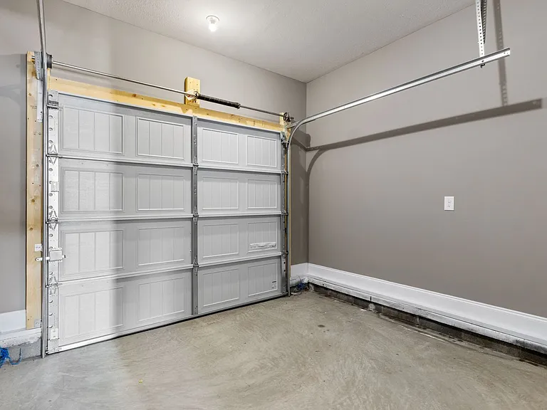 909 Charlotte St — Photo 20