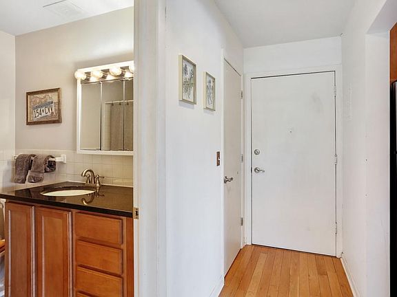 3rd image of 3215 Pillsbury Ave S #108