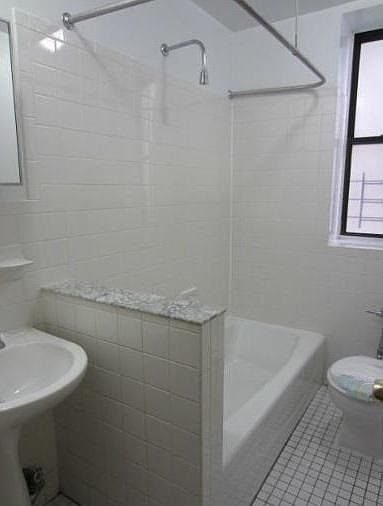 2nd image of 2437 Lyvere St APT 1B