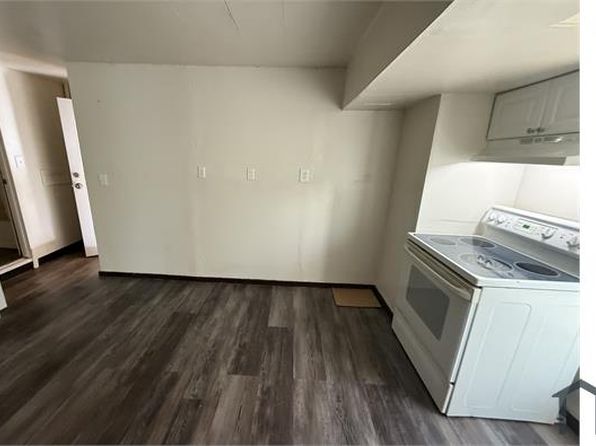 133 Charles Ct #2