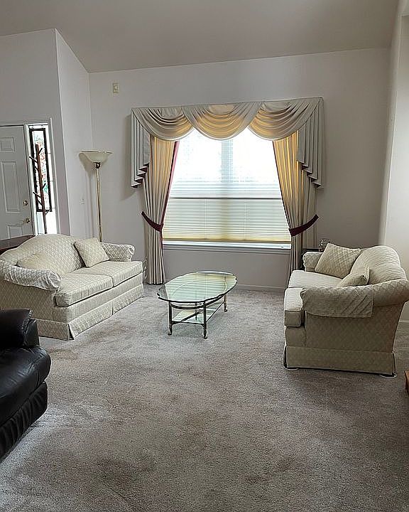 1st image of 38462 Lynwood Ct
