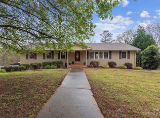 577 Foxwood Dr SE, Concord, NC 28025