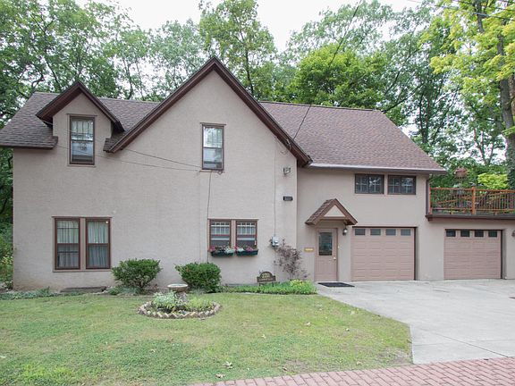4th image of 2211 Glenwood Dr