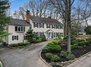 6 Tioga Pass, Short Hills, NJ 07078