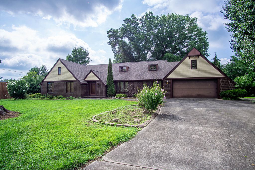 98 E Wyrick St, Corbin, KY - View 3