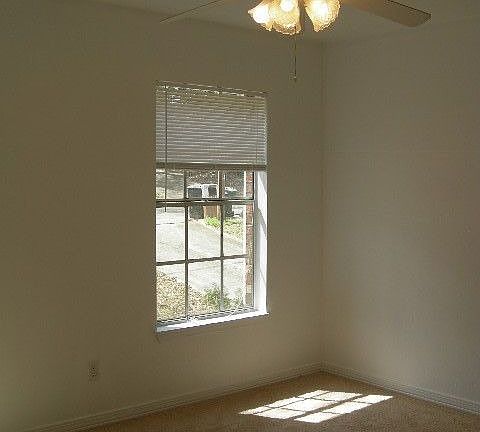 4th image of 2509 Colleen Dr