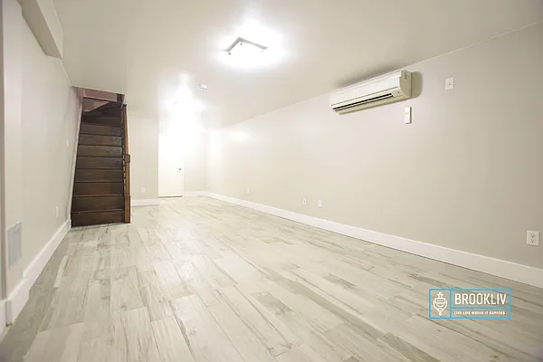 Rented by null | media 16