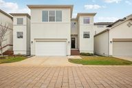 Yale Oaks Ln-001.jpg