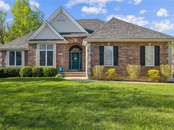 2102 SW Park Ave, Blue Springs, MO 64015