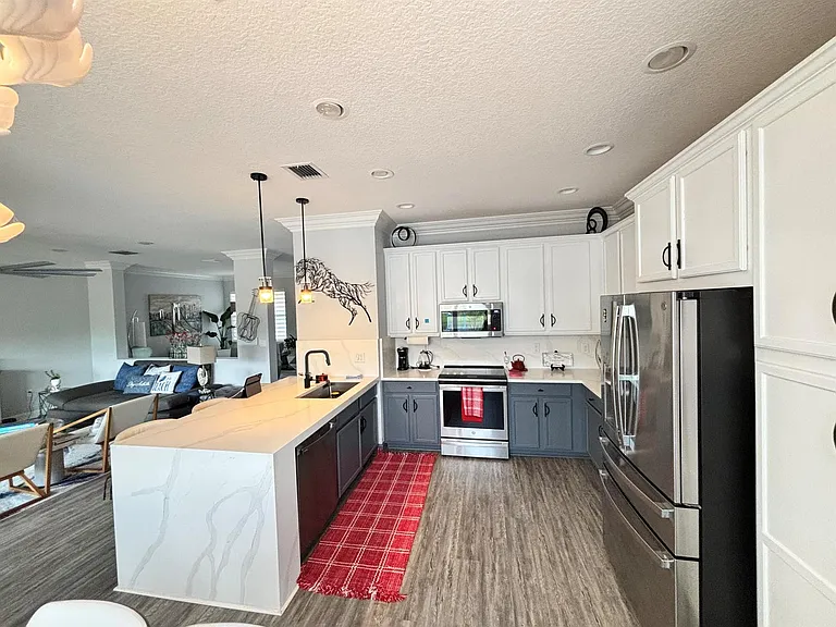 8219 Calabria Lakes Dr — Photo 25