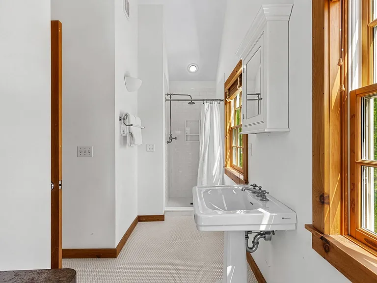 1280 Town Line Rd — Photo 22