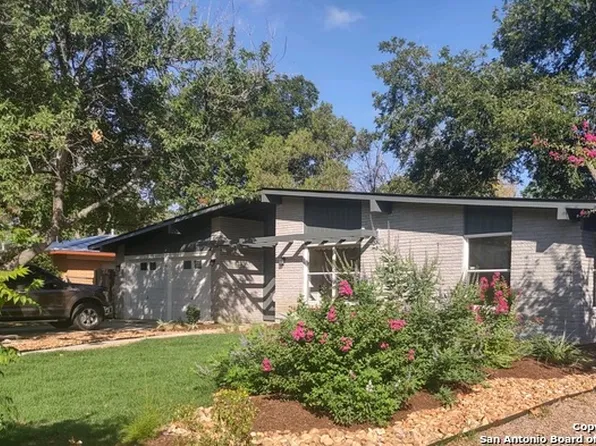 421 E Wright Blvd, Universal City, TX 78148