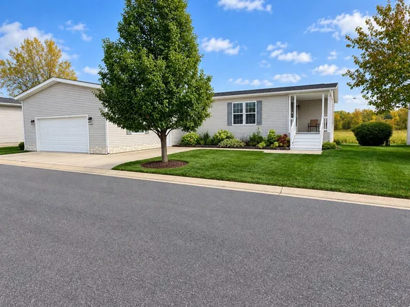 5435 Arboretum Trl, Howell, MI 48843