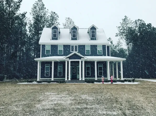 124 Sweetbriar Lakes Dr, Thomasville, GA 31757