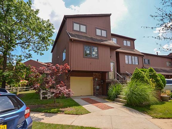 2nd image of 34 Pamela Ln #34