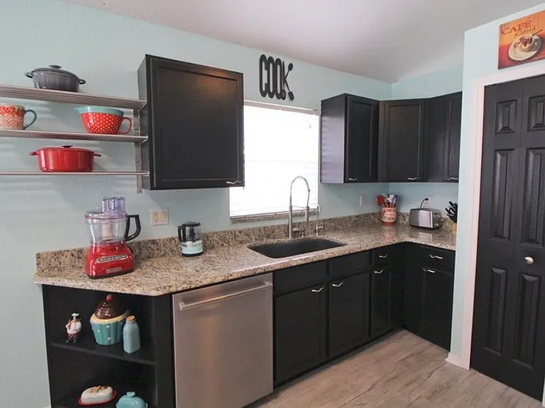 123 Pinewood Ct — Photo 18