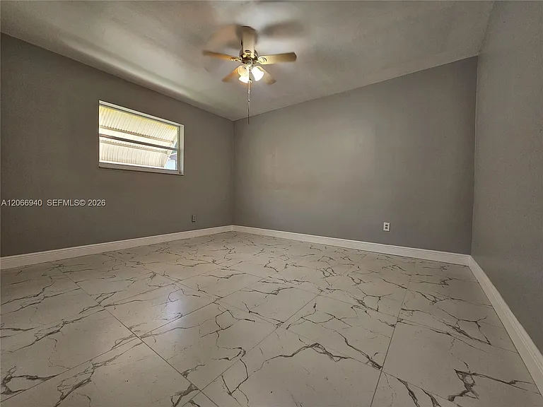 1929 NE 176th St — Photo 10