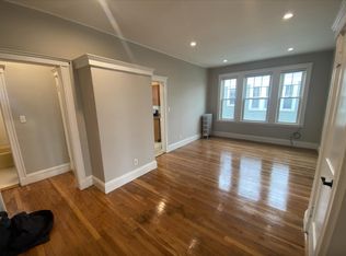 202 Baker St #3R, West Roxbury, MA 02132