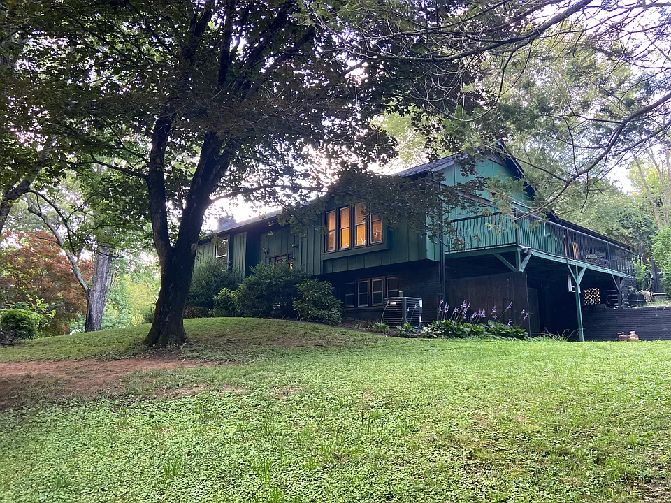33 Fairfield Dr